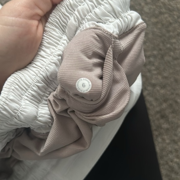 Lululemon hotty hot lined 4in which - Picture 3 of 3